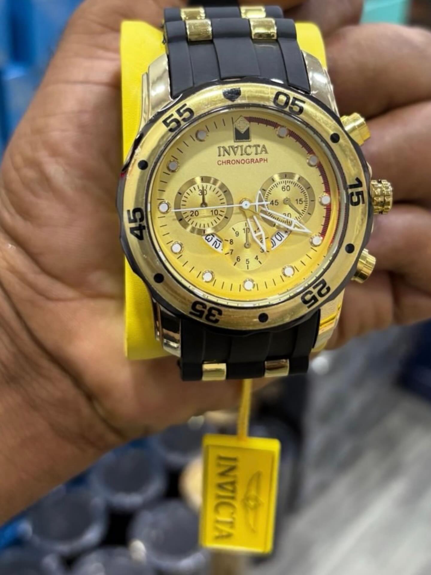 Reloj Invicta Gold